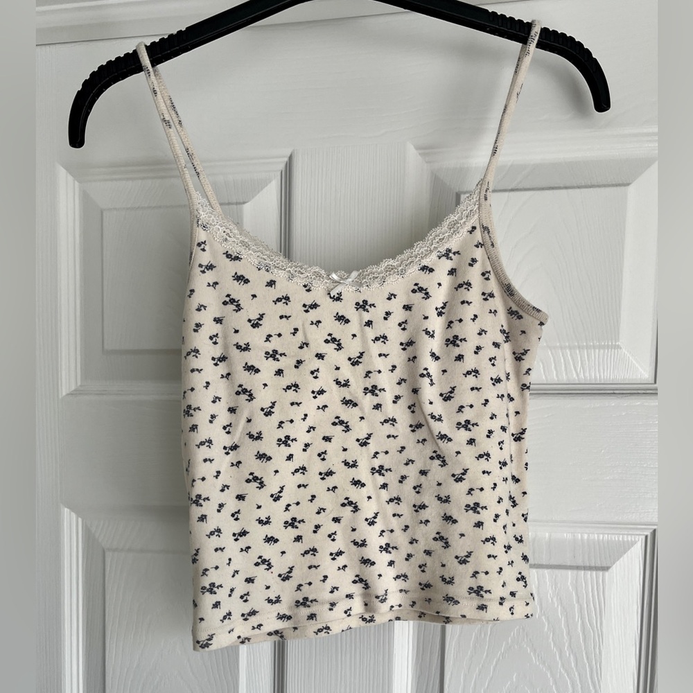 Brandy Melville Skylar Cropped Blue Floral Tank Lace Neckline